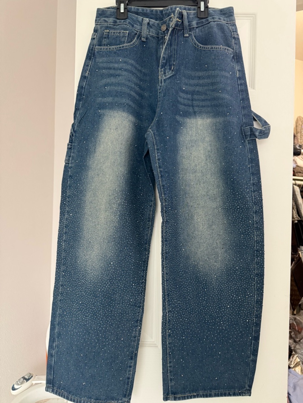Rhinestone Denim Jeans – Trendy & Eye-Catching